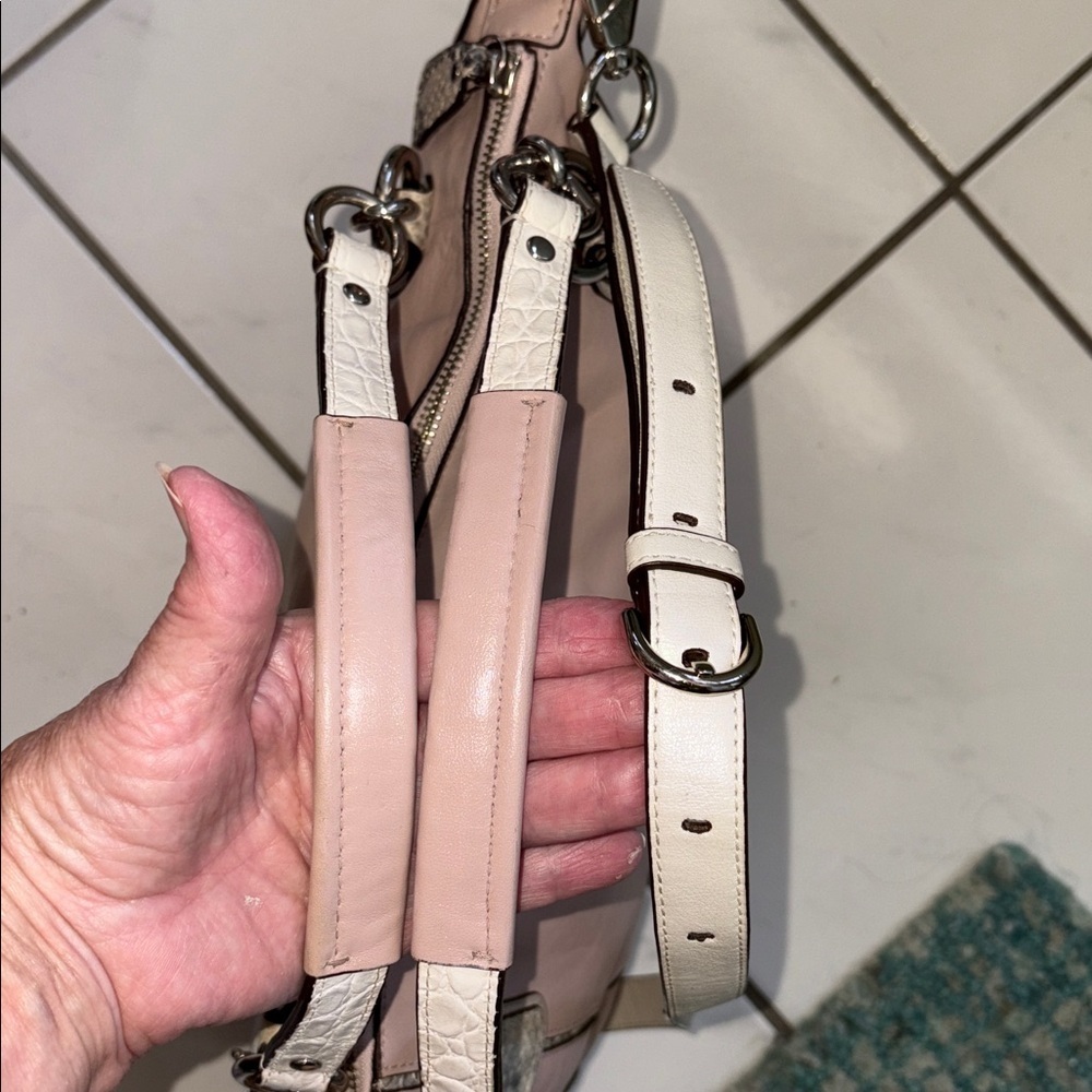 Coach Kristin shoulder/cross body bag pearlescent beige pink white snake skin - Picture 10 of 17